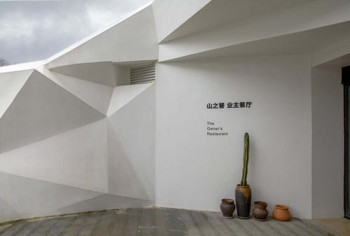 清水混凝土和仿清水混凝土是同一種建筑材料嗎?