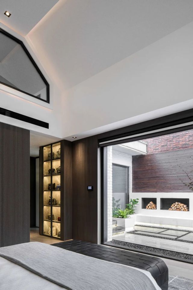 清水混凝土模板施工質(zhì)量如何控制？